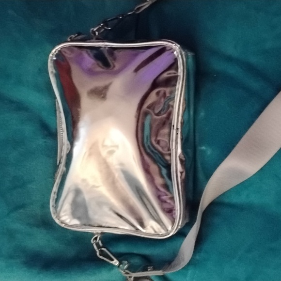 Madden NYC beautiful silver bags excellent used condition only used once - Picture 4 of 5